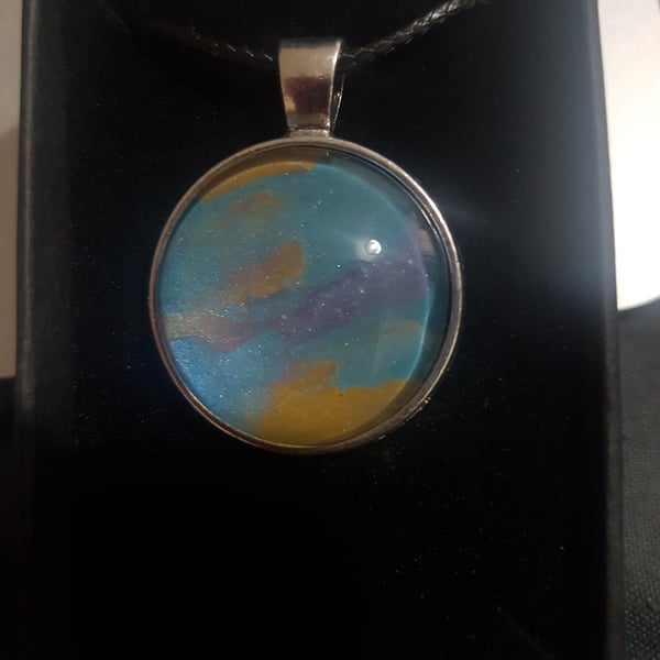 Blue and gold pendant 