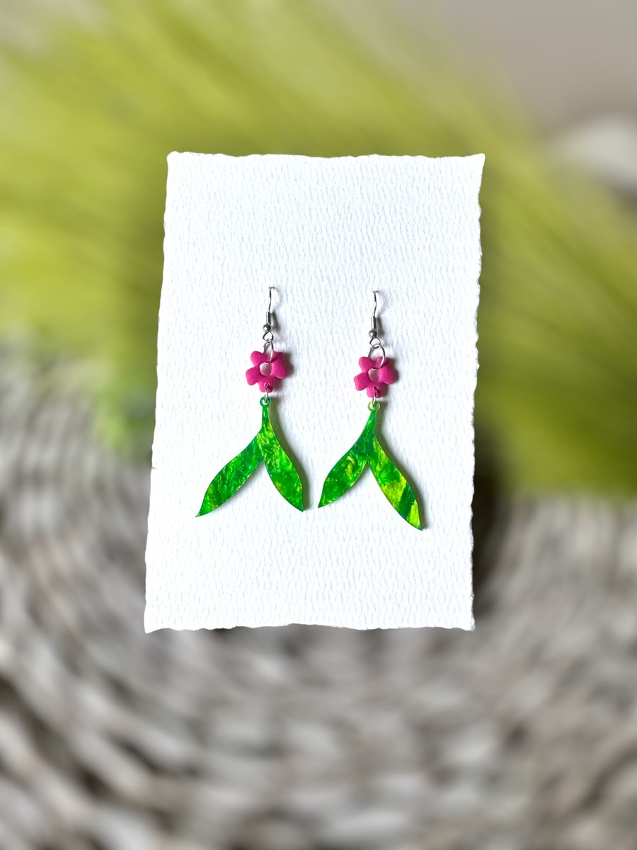 Statement Leaves and Dinky Flower Earrings 
