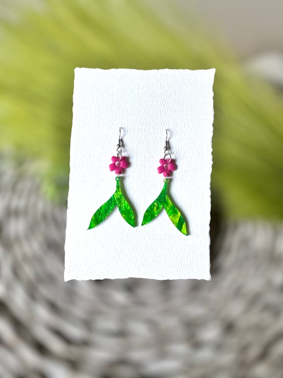 Statement Leaves and Dinky Flower Earrings 