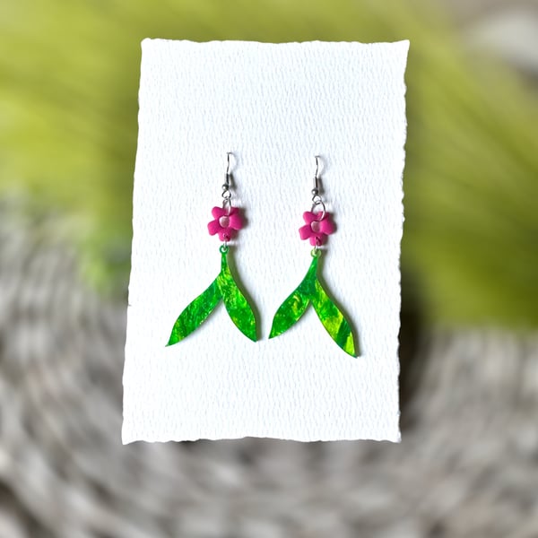 Statement Leaves and Dinky Flower Earrings 