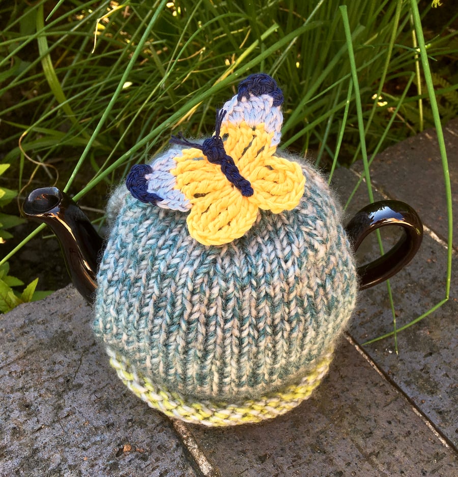Small One Cup Tea Cosy with Crochet Butterfly