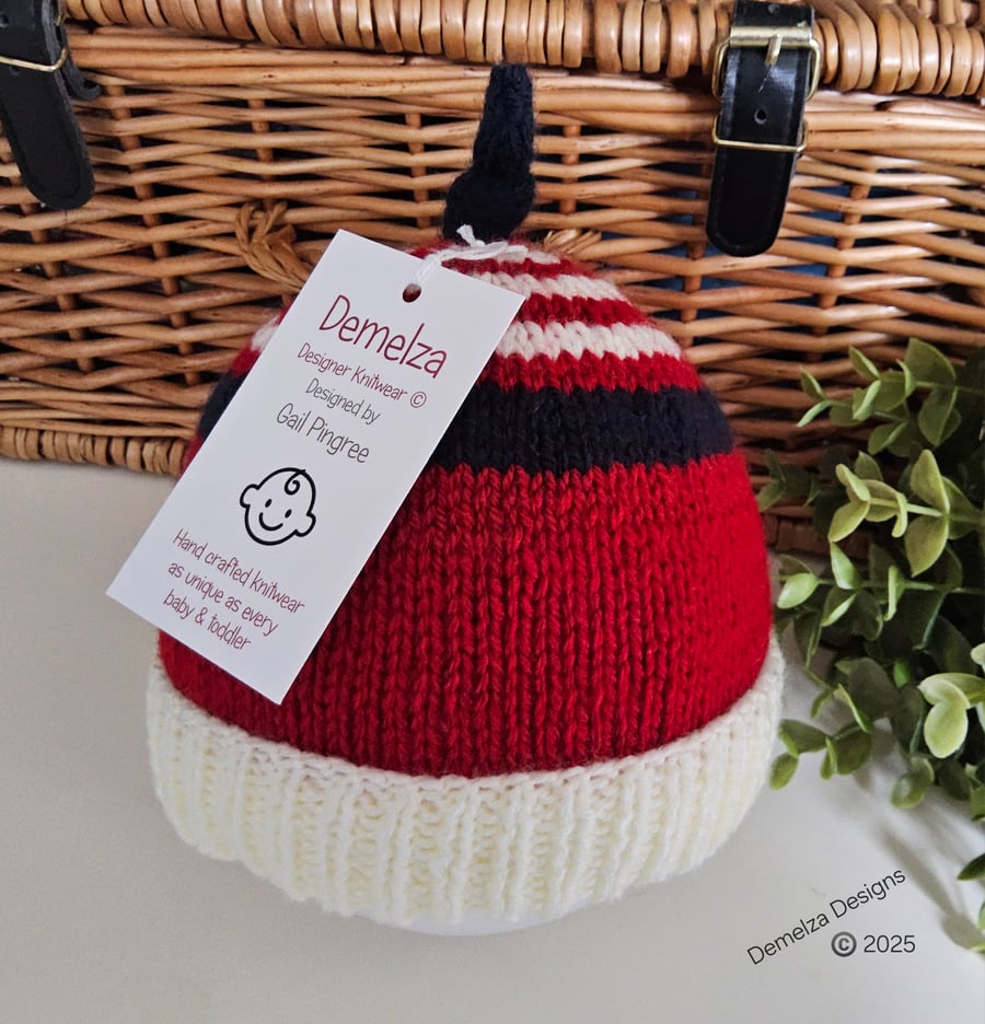 Designer Hand Knitted Baby Knotted Beanie Hat  6-12 months size 