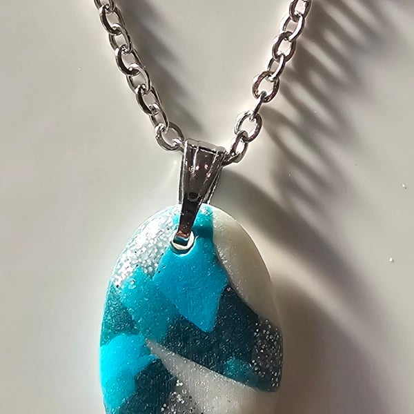 Oval teal pattern necklace