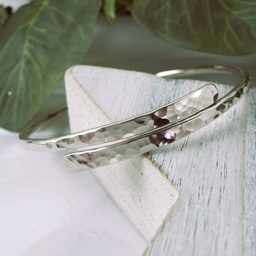 Sterling Silver Bangle. Crossover Design,Hammered Finish, Fits Size Medium 20cm 