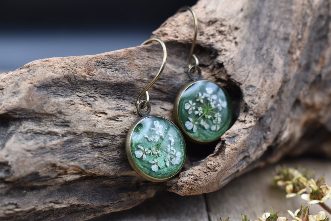 Hypoallergenic Real Pressed Flower Resin Earrings, Titanium Ear Hooks, Green