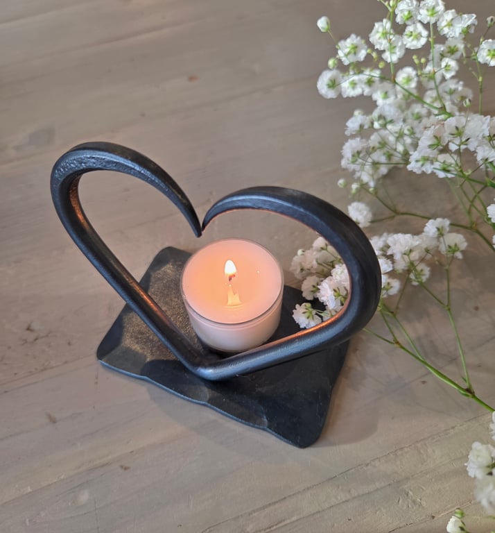 Love Heart T Light Iron Candle holder Christmas Gift