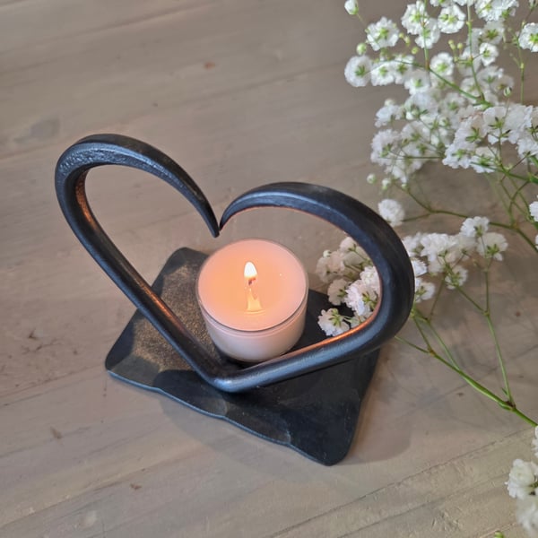 Love Heart T Light Iron Candle holder Christmas Gift