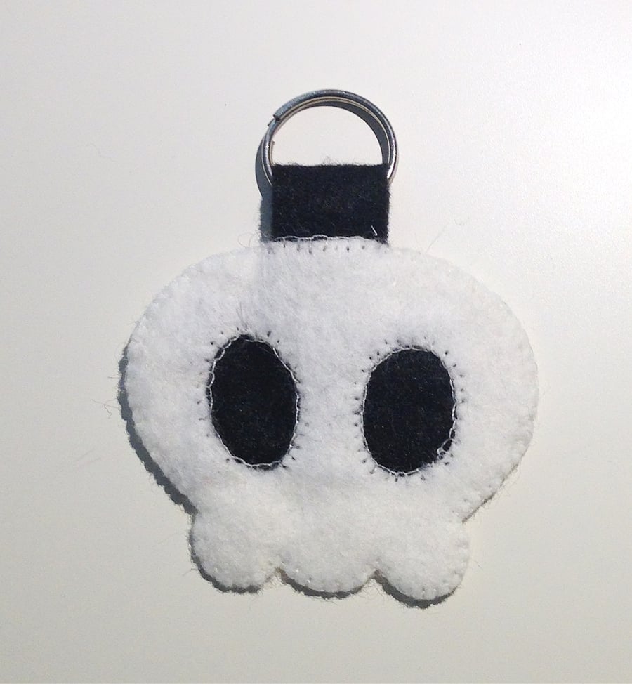 Cute Skull Keyring - UK Free Post