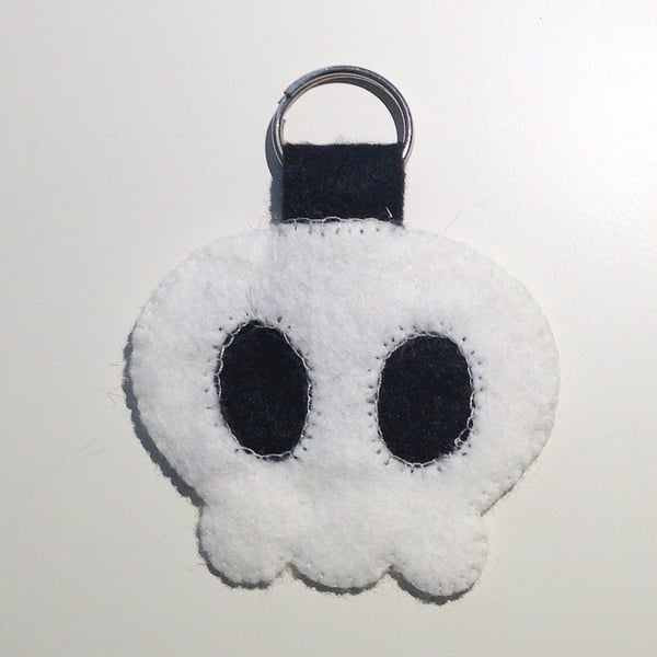 Cute Skull Keyring - UK Free Post