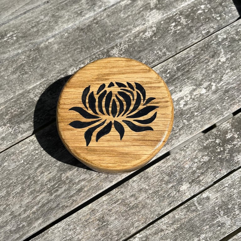 Handcrafted Oak Jewellery - Trinket Box With Dahlia Flower Inlaid Lid