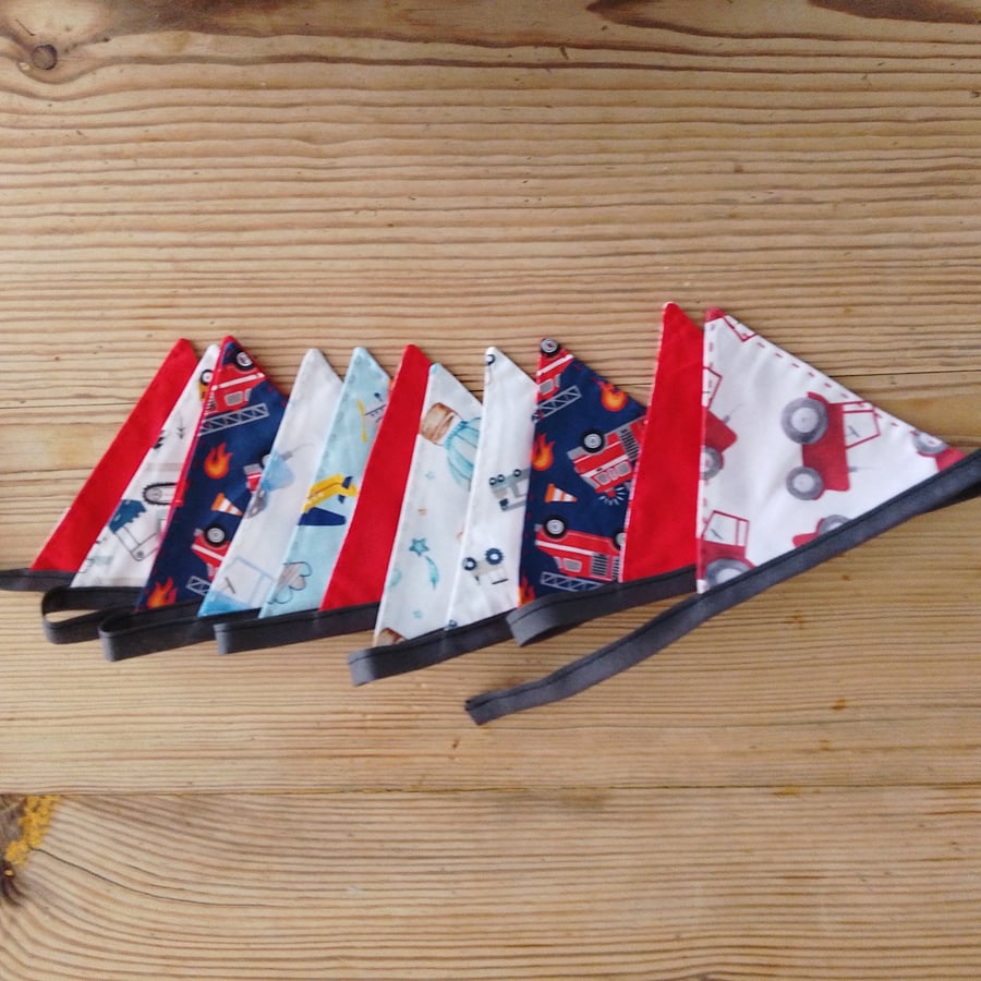 Mini bunting handmade in a transport theme, ideal for room or party decoration