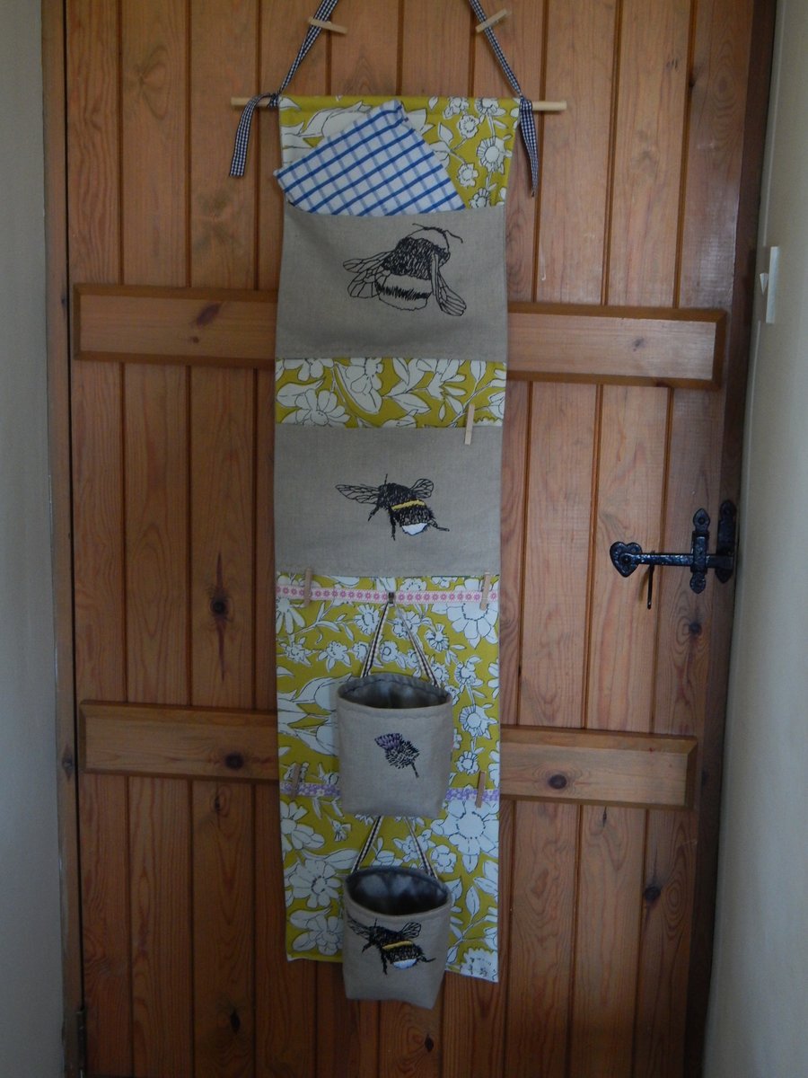 BEE SCREENPRINTED FABRIC DOOR ORGANISER