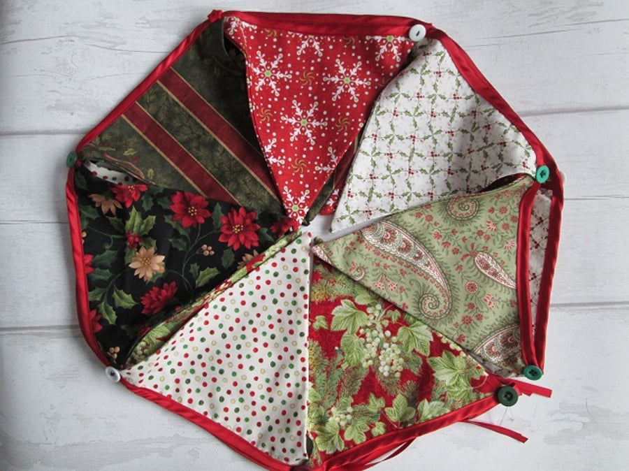 Christmas Bunting with Button Decoration - 2.4 metres