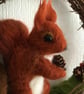 Red squirrel wreath  - Image 4