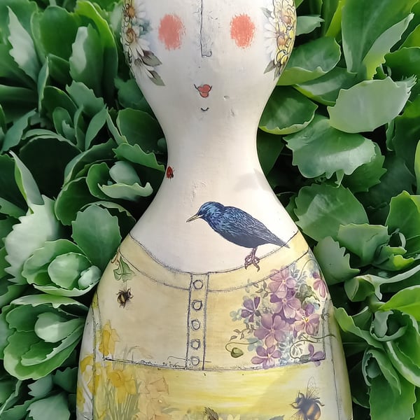 Figurative ceramic vase 