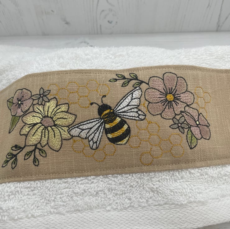 Bee hand towel shop