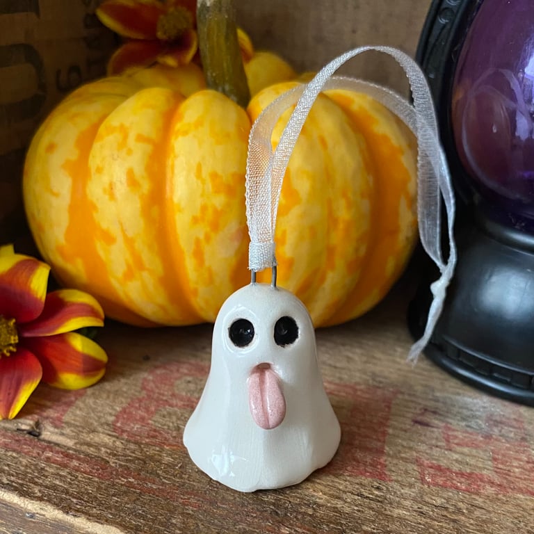 Small Hanging Ceramic cheeky ghost 