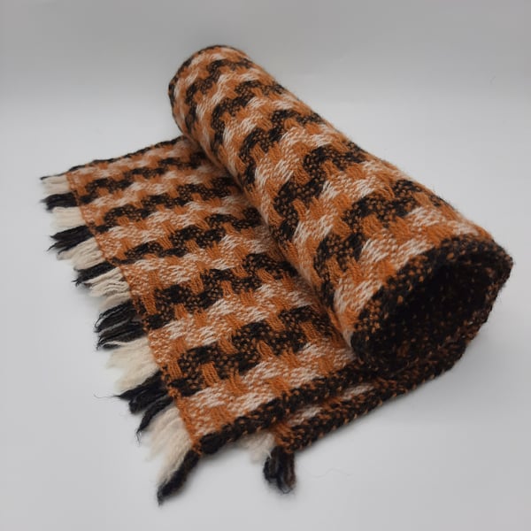 Mid-century 'tidy' lambswool scarf - orange