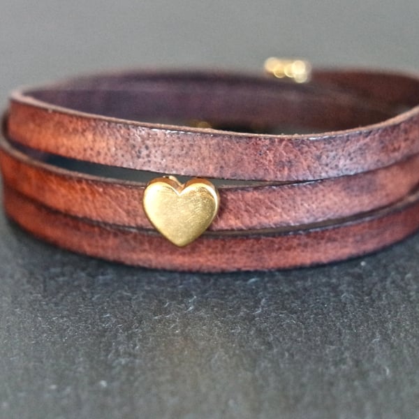 Leather wrap bracelet golden heart