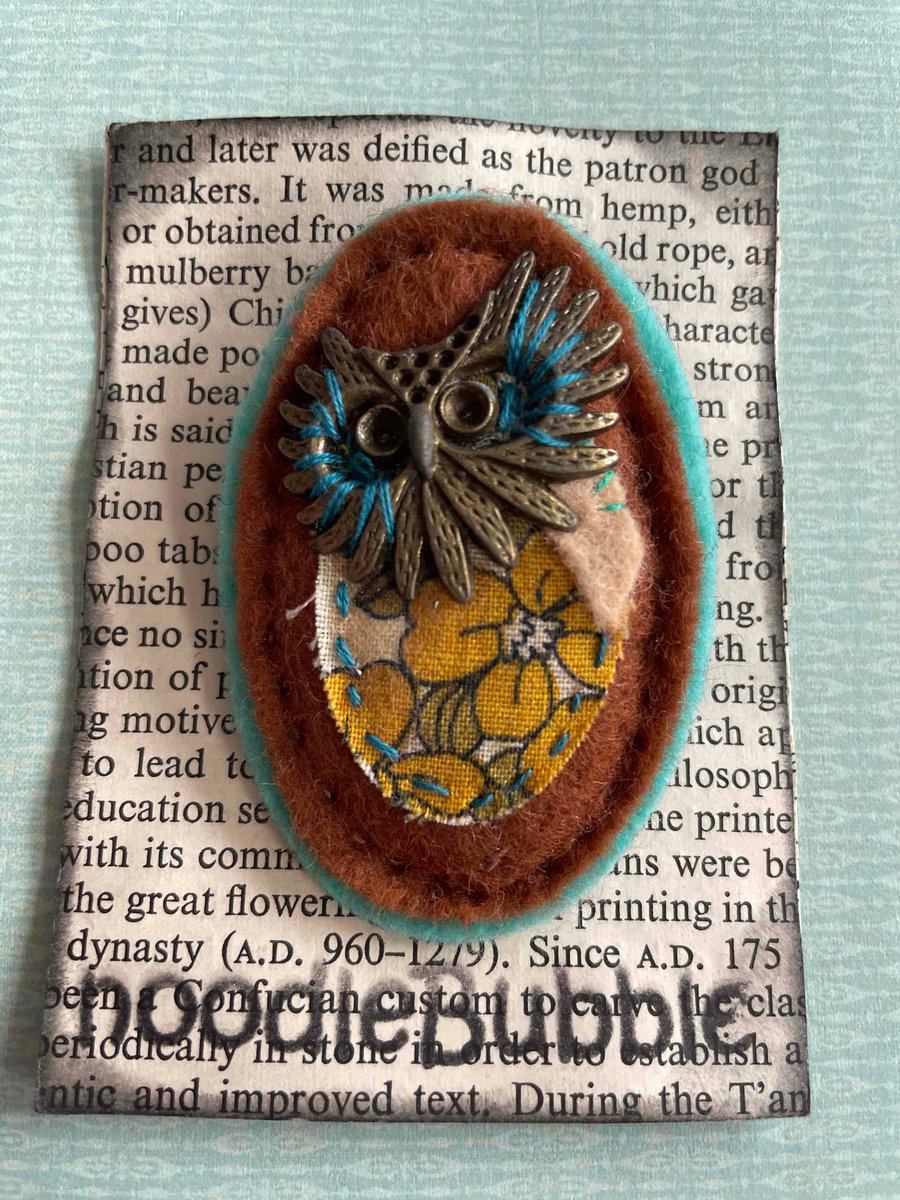 Funky Owll Oval Felt Brooch 