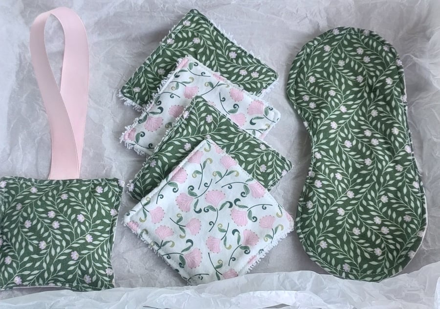 Bedtime Gift Set - including reversible eye masks & lavender sachet 