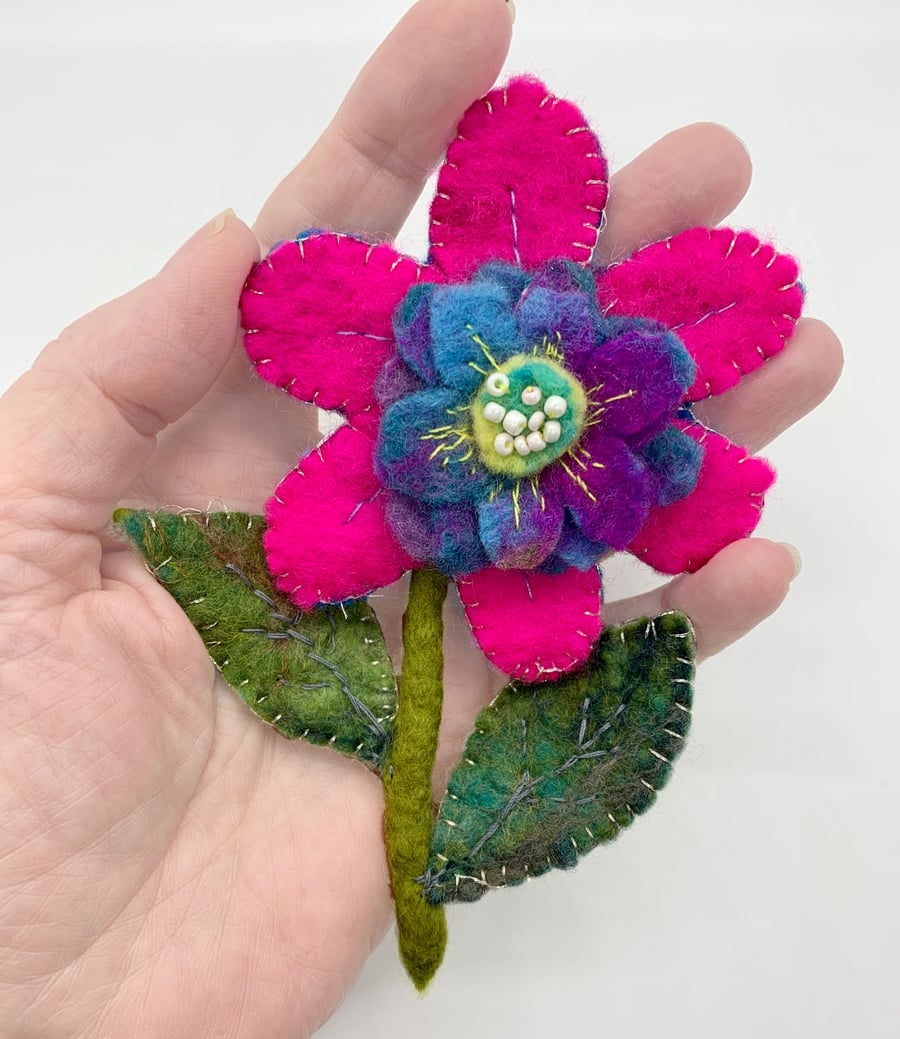 Bright flower and stem accessory 