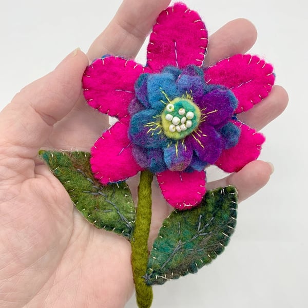 Bright flower and stem accessory 