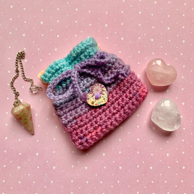 Handmade Crochet Crystal & Pendulum Pouch Travel Crystal Bag Heart Decoration 