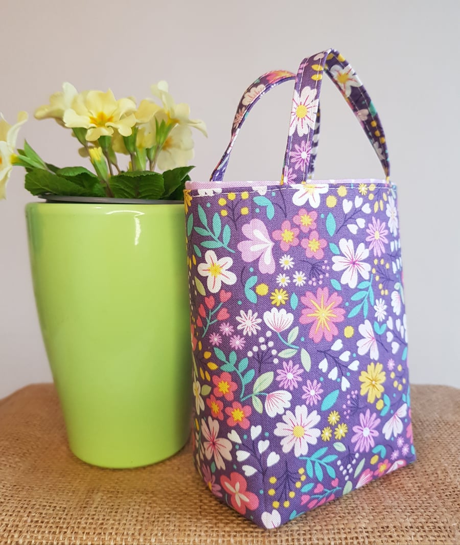 Mini Easter gift bag: mauve floral