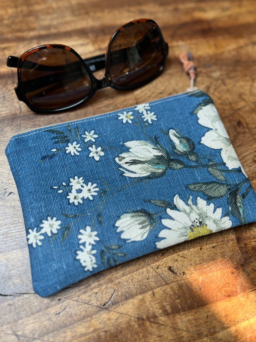 Vintage linen pouch Sanderson Floral blue and white