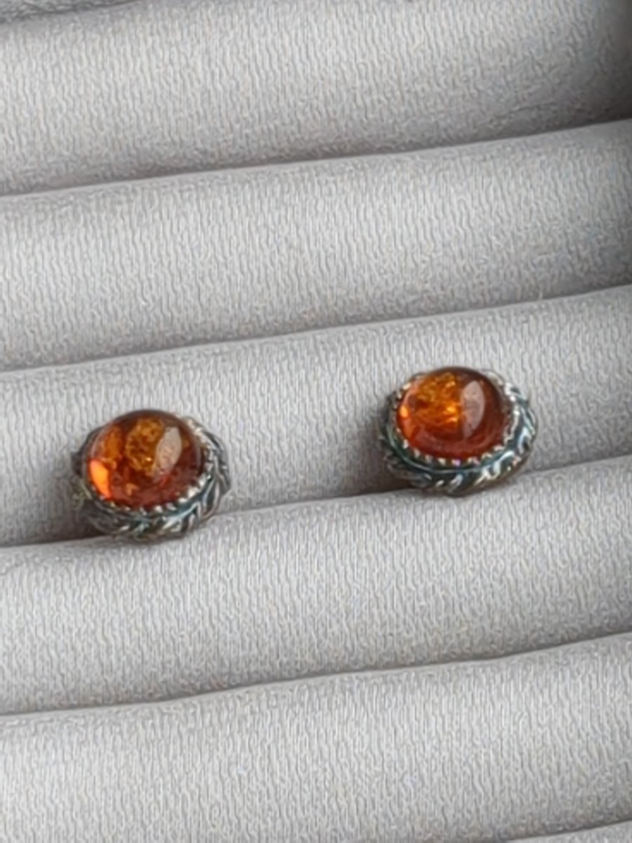 Amber in sterling silver grapevine setting and clutch stud earrings 