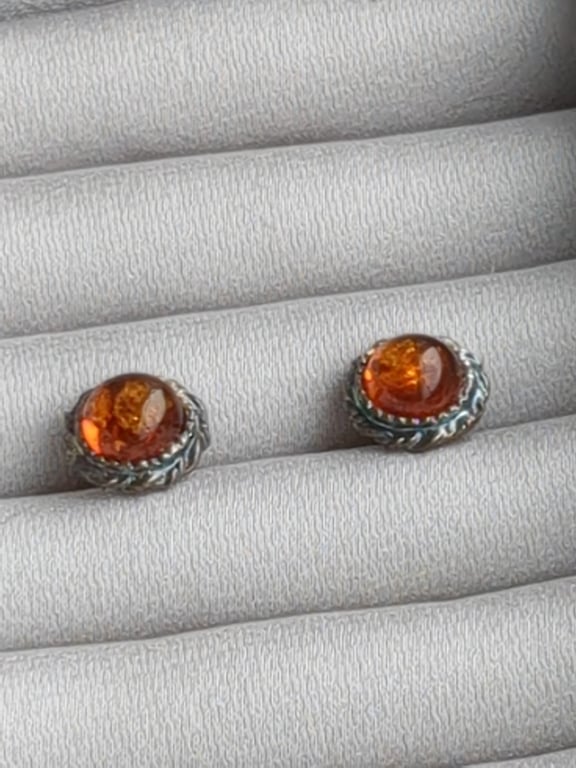 Amber in sterling silver grapevine setting and clutch stud earrings 