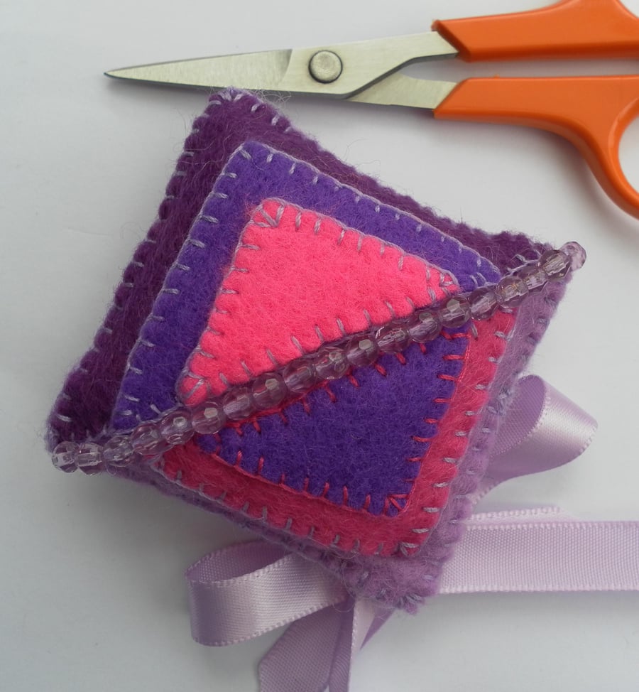 Scissor keeper, Purple and pink, beaded, felt pin cushion