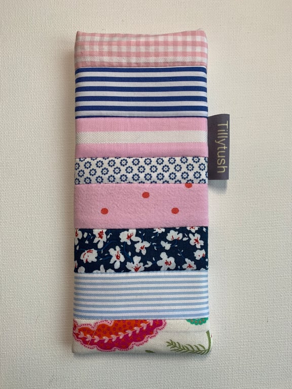 Quilted patchwork, padded glasses case