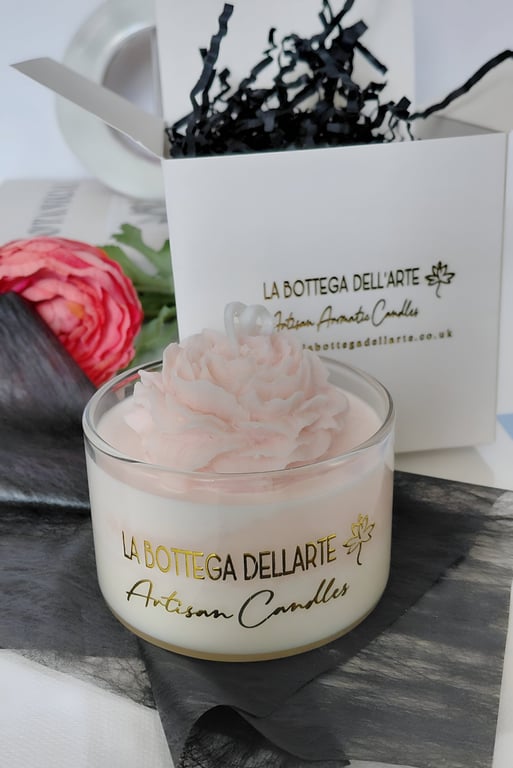 Peony Soy Candle vegan friedly Handpoured i n UK
