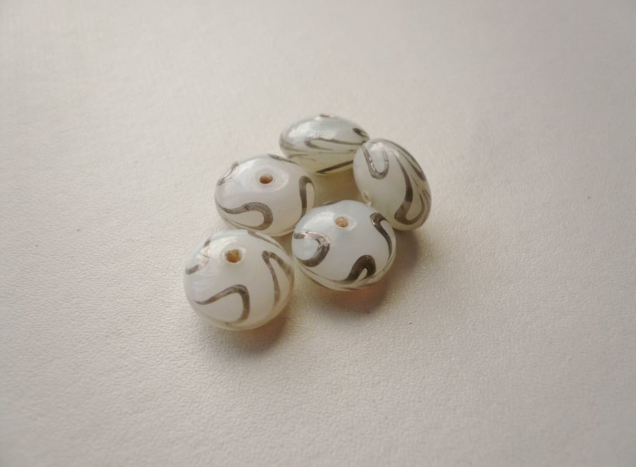 5 Off-White Glass Painted Swirl Rondelle Beads