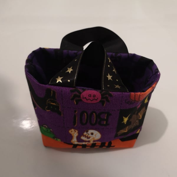 Halloween sweet, treat bag. Boo design