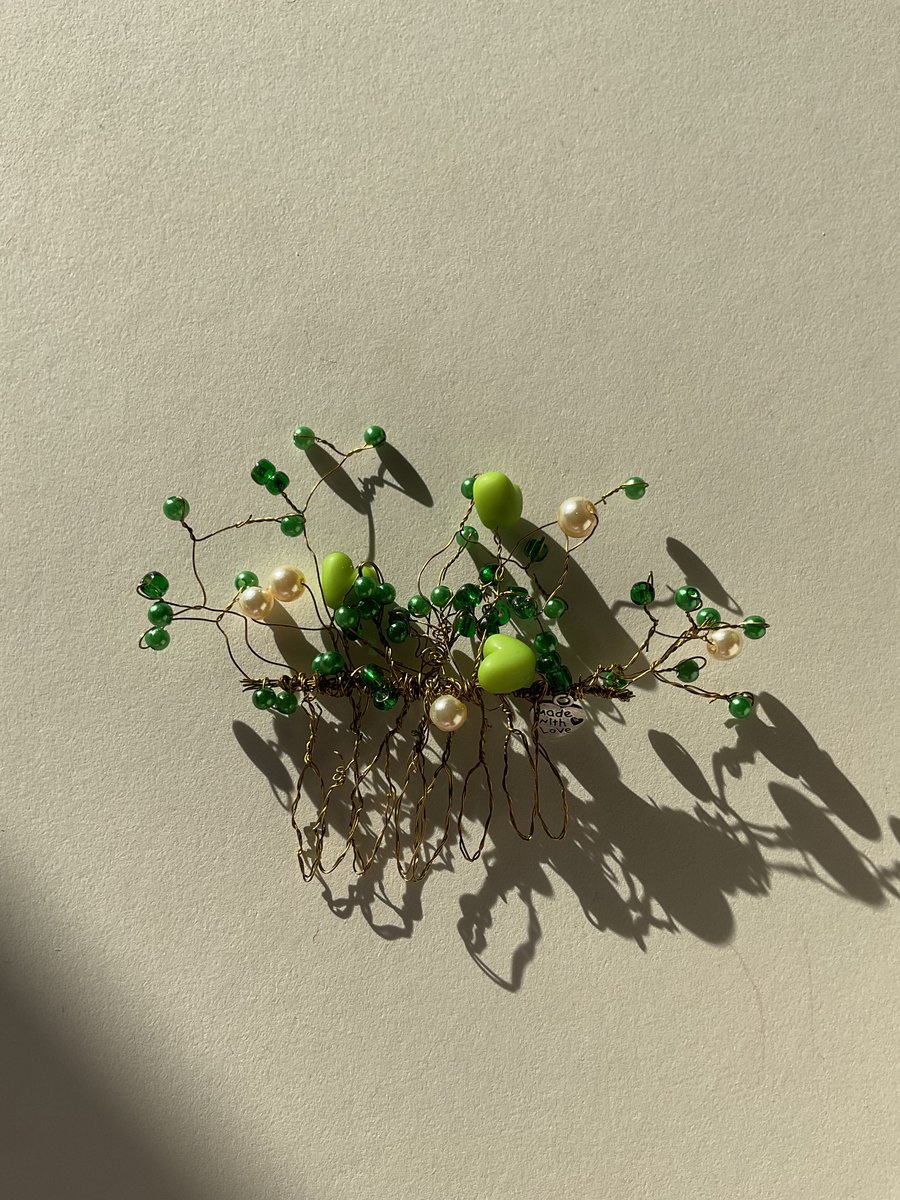 Green hairslide