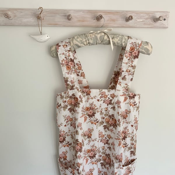 Cross back apron in reclaimed vintage floral cotton