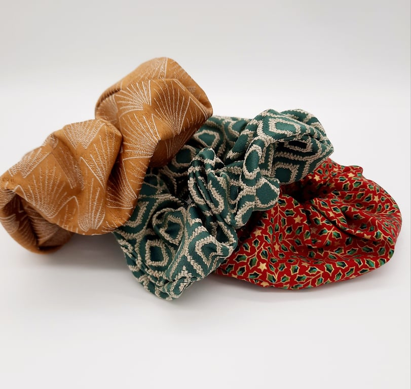 Christmas large scrunchie set of 3. 