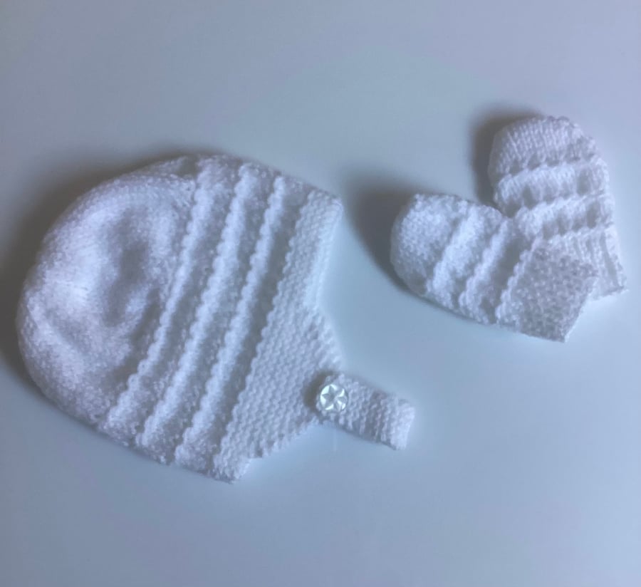 White baby hat and mittens hotsell