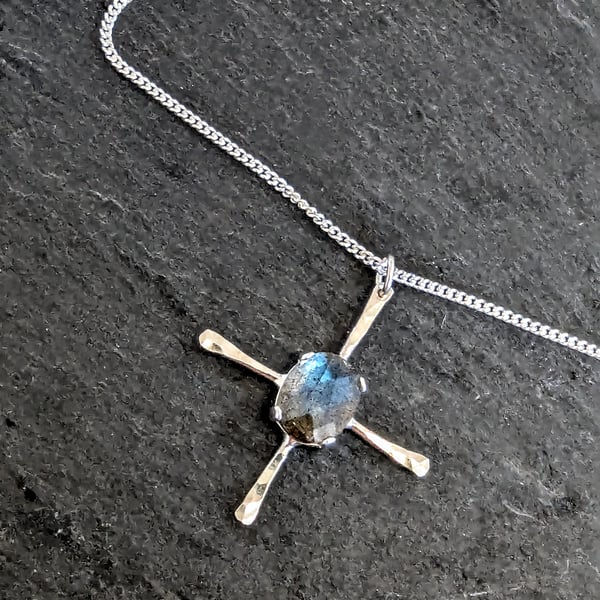 Sterling Silver labradorite Pendant, Handmade Urban Designed Jewellery