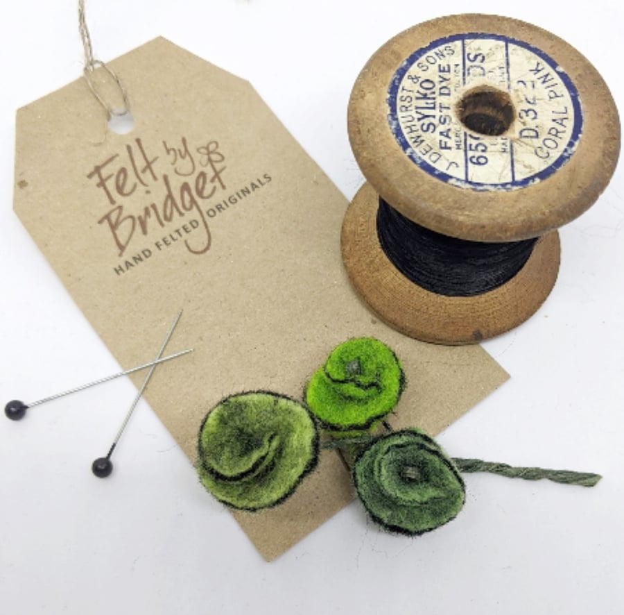 Small felted flowers posy brooch in shades of green - vintage inspired