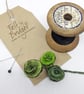 Small felted flowers posy brooch in shades of green - vintage inspired - Image 1