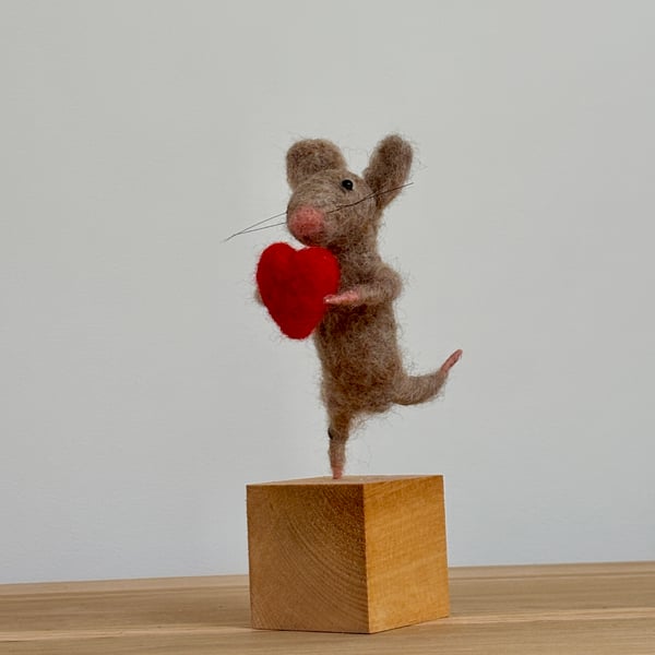 Needle felt mouse with heart