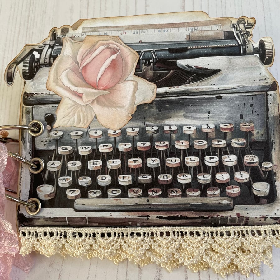 Folio  - Vintage Typewriter Pocket  and Ephemera by Carolee Crafts PB9 - 0027