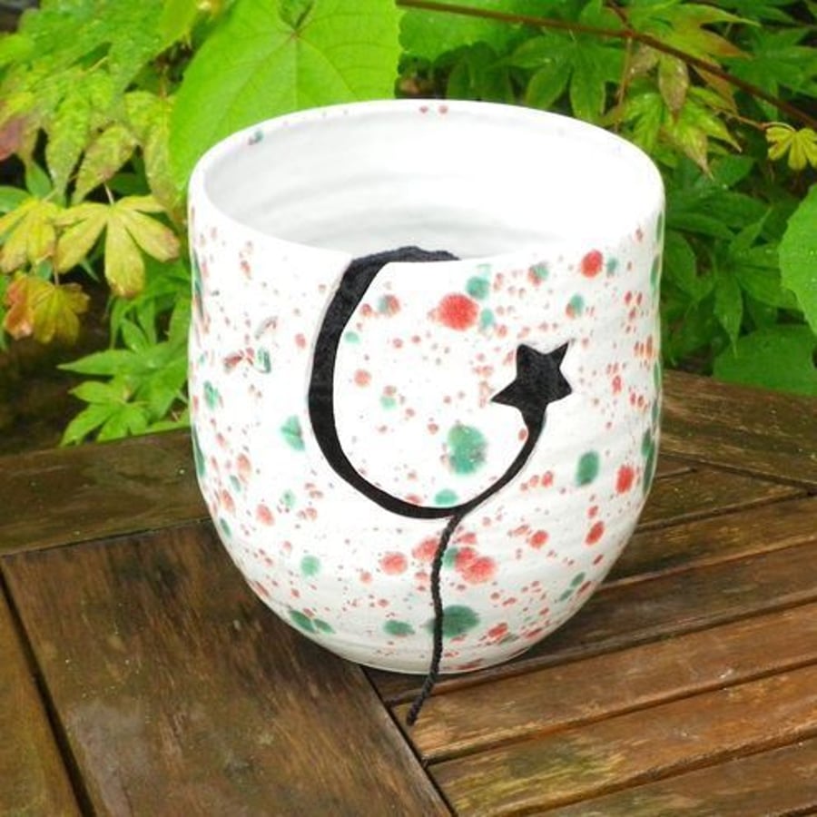 Knitting or crochet wool / yarn bowl.