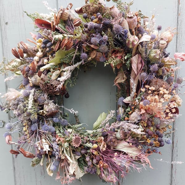 Dried Seed Head and Foliage Wreath. Natural Shades. 29cm Diameter.