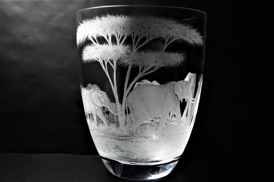Serengeti Hand Engraved  Vase (Extra-Large)