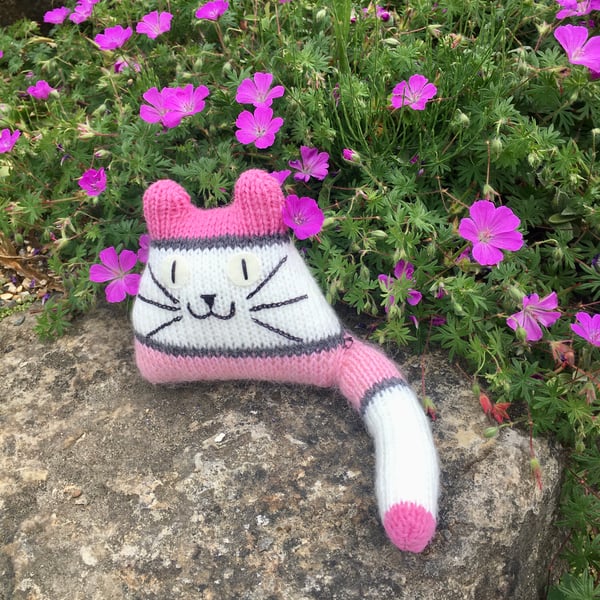 Pink knitted kitten  - Cat lover gift - Friendship token - Baby girl gift